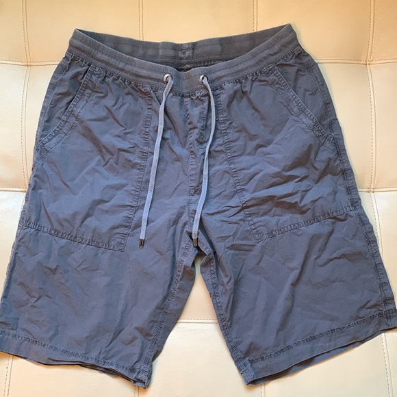 Tommy Bahama casual shorts - Picture 1 of 9